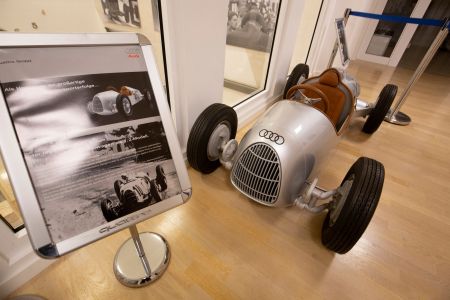 1:2 Modell des legendären Rennwagens der Auto Union  Bildrechte: Oliver Krato für den Kreis Paderborn